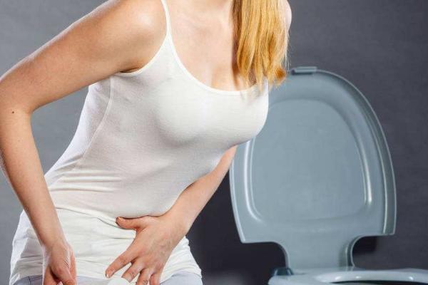 八个少妇沟厕小便各种大屁股:01-18-22-28-38-46C:01,关于八个少妇在公共厕所的私密瞬间,深度探讨女性私密话题与公共空间的冲突与融合