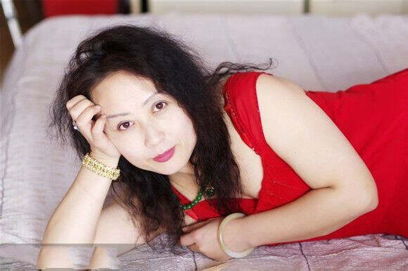 无码人妻丰满熟妇区五十路在线:11-19-28-31-37-40W：01,探索在线内容的新领域，无码人妻丰满熟妇区五十路在线的多元视角