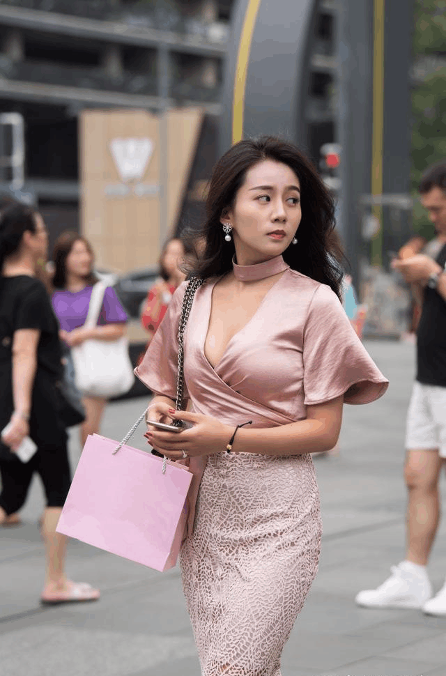 欧美丰满少妇XXXX性:15-21-27-28-45-47U：42,欧美丰满少妇的魅力世界，探索不同年龄段女性的性感韵味