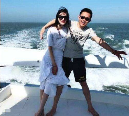 久久人妻少妇偷人精品综合桃色:01-14-25-30-31-41Z：13,久久人妻少妇的桃色世界，偷人精品综合探索（01-14-25-30-31-41Z）