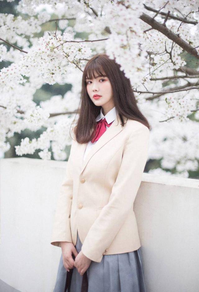 亚洲AV日韩AV制服丝袜:01-05-06-23-27-38P：01,亚洲AV文化中的日韩制服诱惑，丝袜的魅力与探索