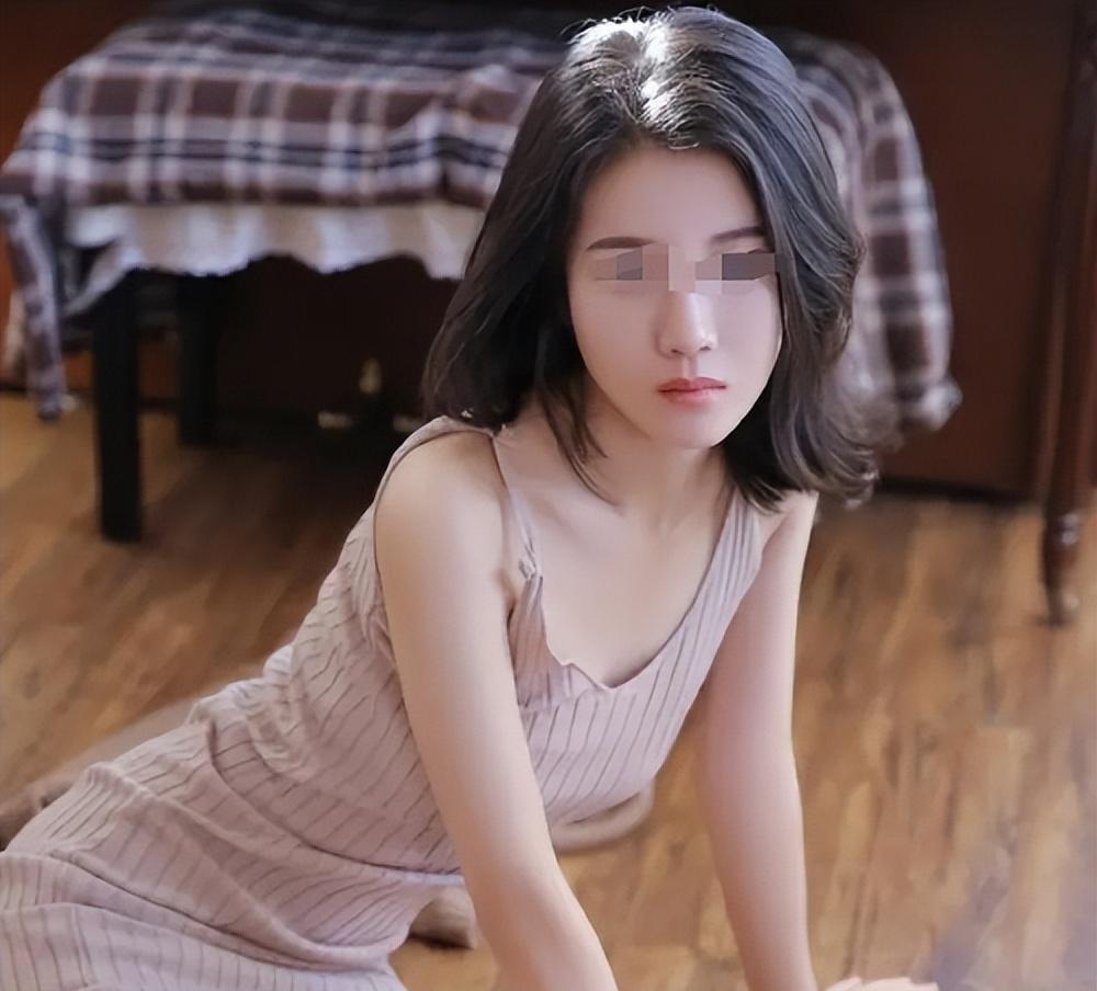 少妇邻居内射在线:11-12-16-20-28-47M：27,少妇邻居的秘密，一场难以言喻的在线故事