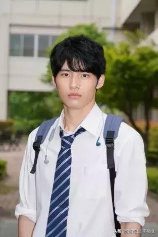 国产AV女高中生第一次破:03-10-19-25-29-49P：38,国产AV女高中生首次探索，一场关于成长与自我认知的旅程