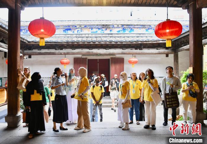 无码AV中文一二三区:03-08-36-40-41-44A:08,探索无码AV中文一二三区的多彩世界,一场深度体验之旅(03-08系列)