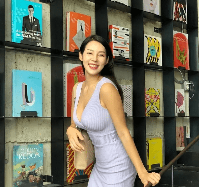 99久久人妻无码精品系列:05-13-17-29-38-39J：44,关于99久久人妻无码精品系列的探讨与反思