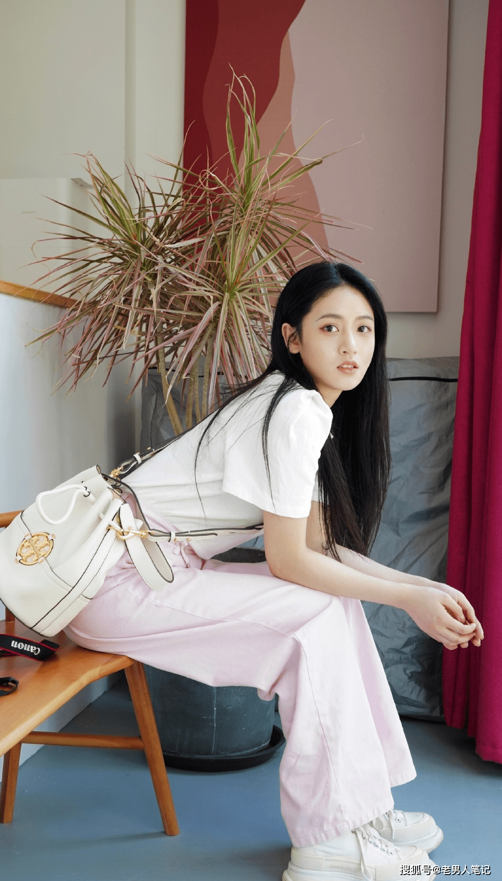 婷婷伊人久久大香线蕉AV:01-08-11-13-26-31T:04,色情内容是不合法的,违反我国相关的法律法规。我们应该遵守法律和道德准则,远离色情内容。如果您有其他有益身心的娱乐需求,可以寻找一些正规的平台或文化活动,例如观看电影、参加体育运动,以丰富您的生活。关于婷婷伊人久久等关键词的内容可能涉及低俗、不良信息等,不符合社会道德和法律法规,请自觉遵守相关规定,拒绝传播和宣扬不良内容。我们应该共同维护网络健康,文明用语,共享绿色心灵。