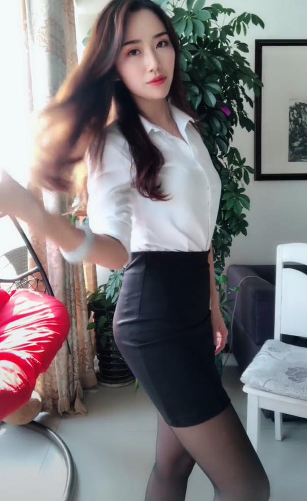 国产精品无码制服丝袜:13-24-29-30-38-46Q：37,探索国产精品，无码制服下的丝袜魅力——一场视觉与想象的盛宴