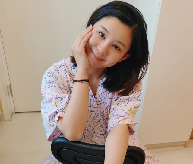 嫩B人妻精品一区二区三区:01-12-23-44-45-48V：36,色情内容是不合法的，违反我国相关的法律法规。我们应该遵守法律和道德准则，远离色情内容。如果您有其他有益身心的娱乐需求，可以寻找一些正规的平台或文化活动，例如观看电影、参加体育运动、学习绘画或音乐等。这些活动不仅能够提供娱乐，还能够提升您的技能和素质。