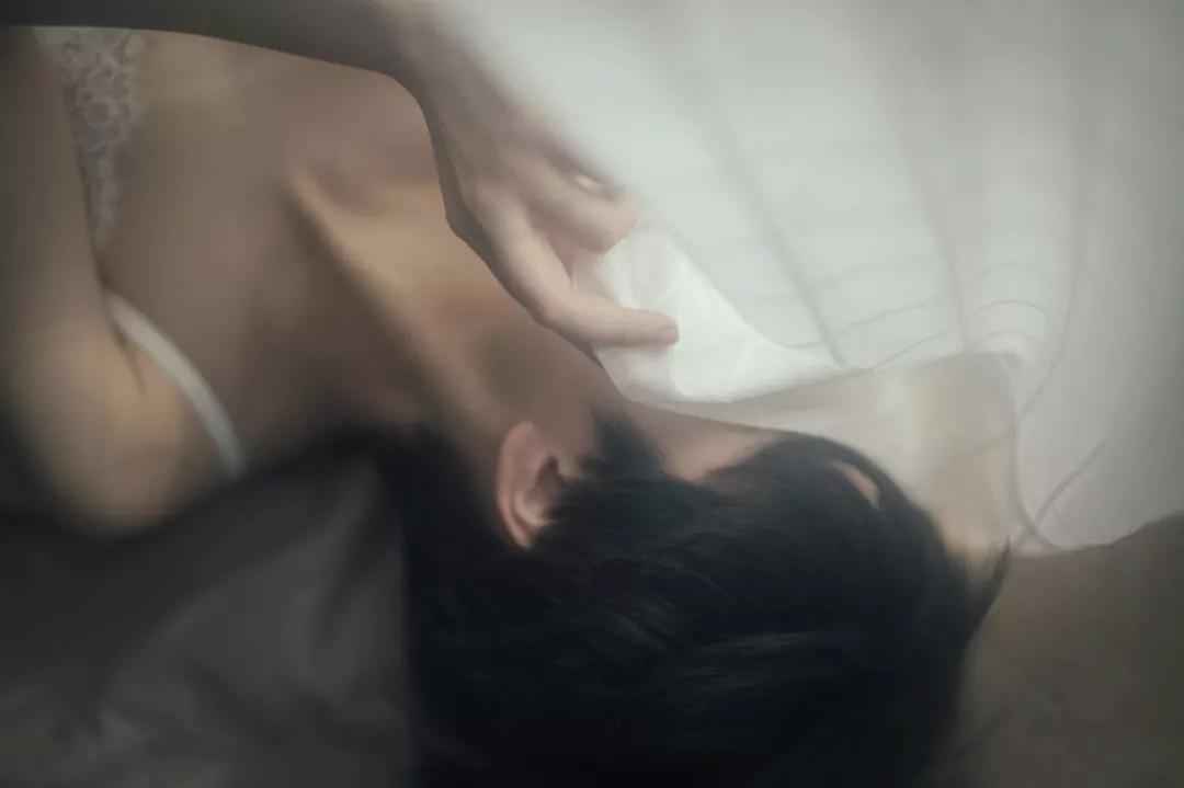 国产女人高潮叫床视频:05-09-21-29-34-36K:38,国产女人高潮叫床视频,探索真实与幻象之间的情感波动