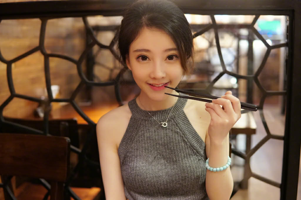 国产精品老熟女露脸视频:05-18-23-34-42-46K：02,关于国产精品老熟女露脸视频的探讨
