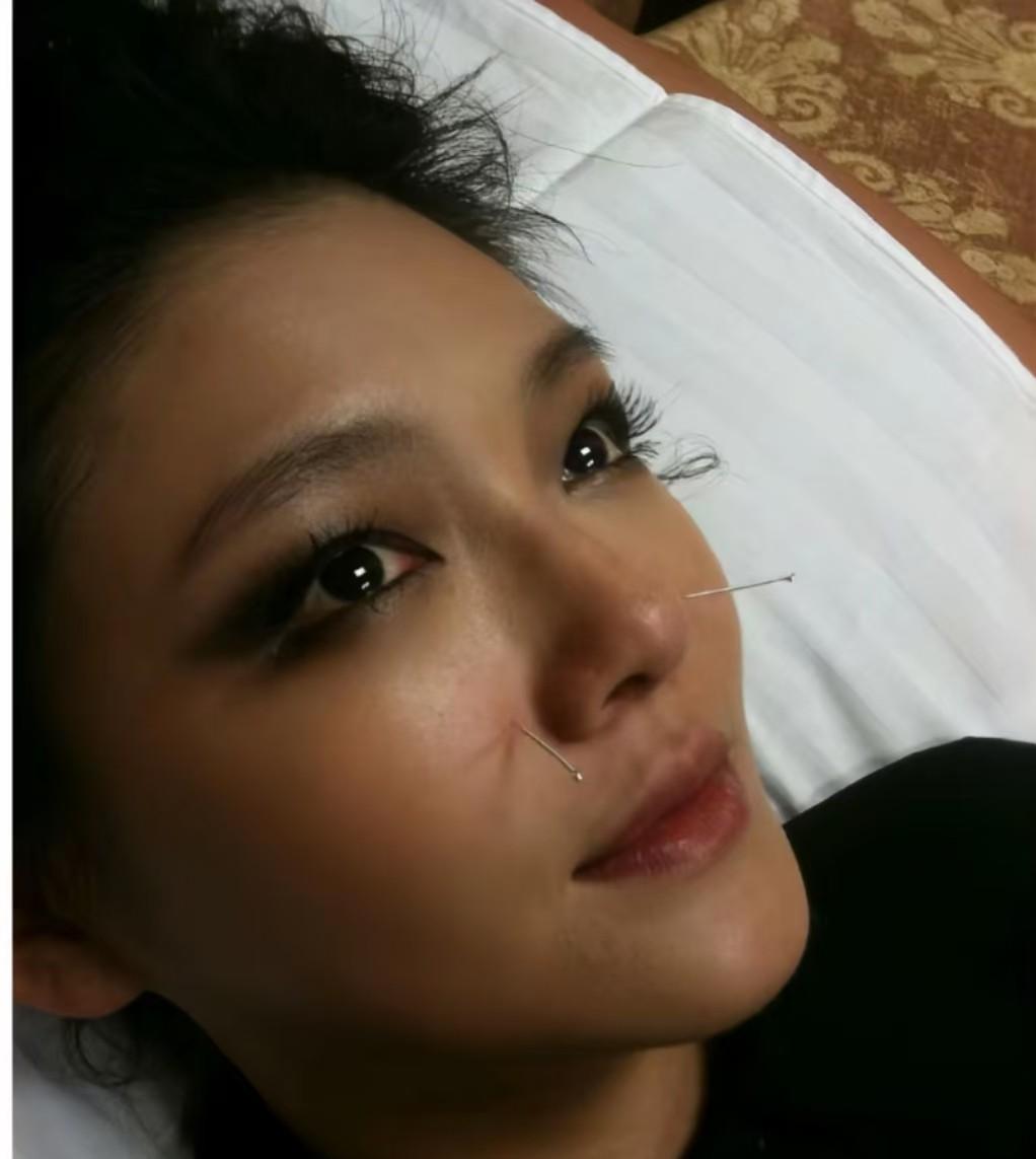 久久伊人五月丁香狠狠色:16-23-29-35-39-45N:09,久久伊人五月丁香,一场色彩与情感的交织之旅