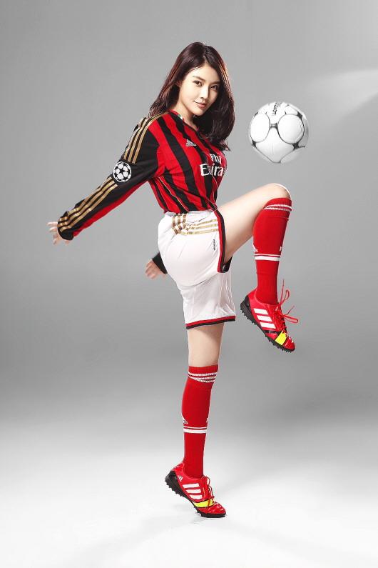 欧美亚洲日本国产黑白配:01-08-11-13-26-31T：04,欧美亚洲与日本国产黑白配，一场跨越时空的时尚对话（01-08-11-13-26-31T，04）