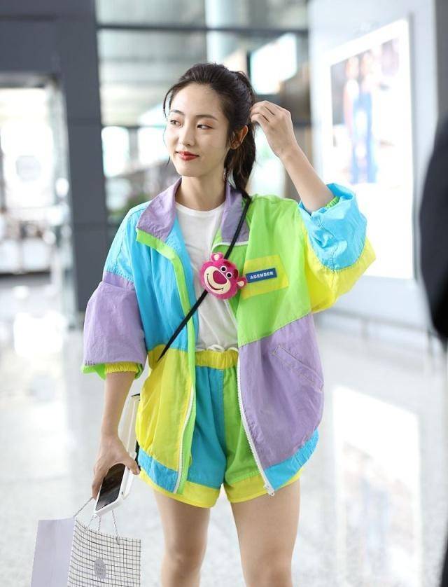 亚洲人成小说网站色:03-05-13-28-35-38V:17,亚洲人成小说网站色,探索文化交融下的故事创作新趋势