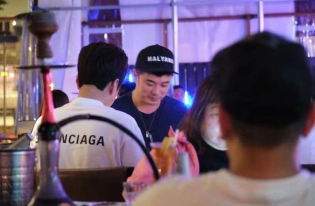 AV人摸人人人澡人人超碰手机版:08-19-23-24-33-39Y：21,探索AV文化，人与内容的深度互动
