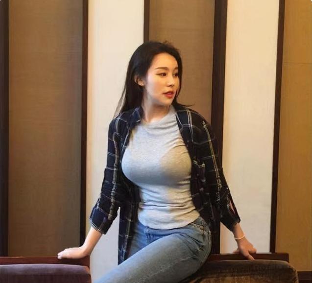 精品人妻少妇嫩草AV无码专区:07-10-12-18-20-49T:30,探索精品人妻少妇嫩草的世界,深度解析AV无码专区现象