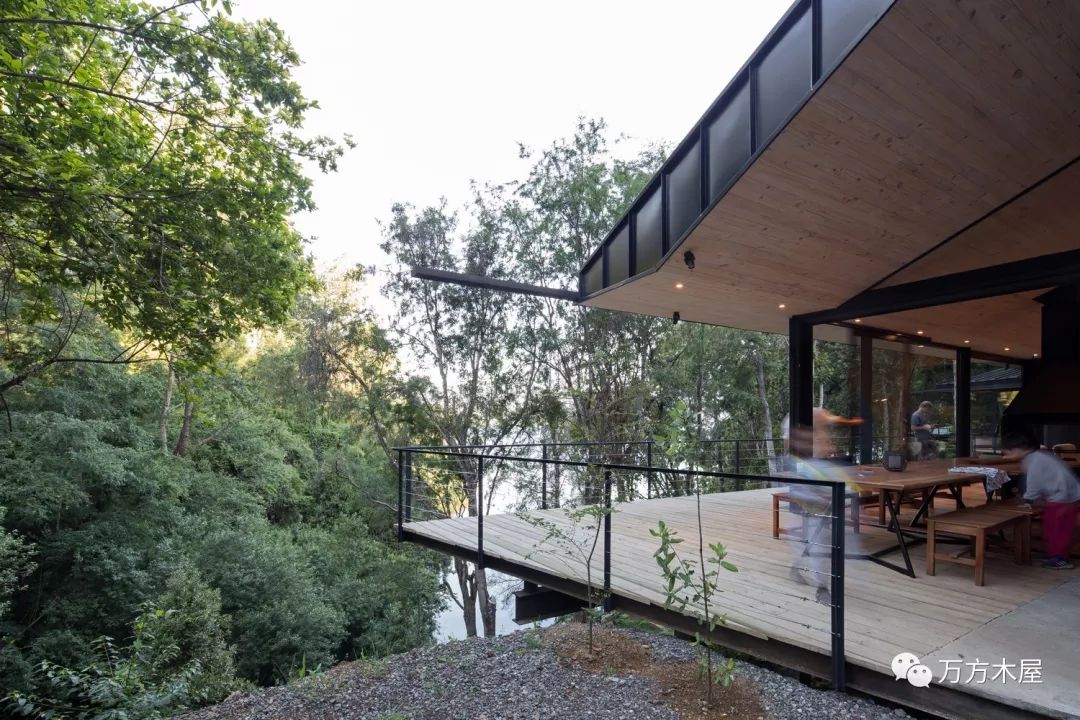 国产成人久久久精品二区三区:02-07-09-17-32-41B:21,国产成人久久久精品二区三区,探索中国成人影视文化的深度与广度(文章标题)