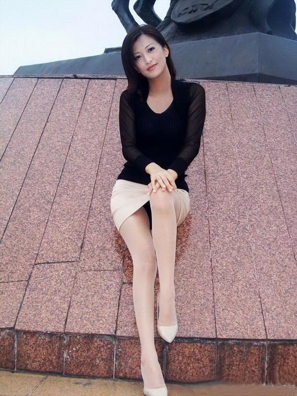 少妇边做边打电话厨房:01-18-22-28-38-46C：01,少妇边做边打电话厨房的秘密，一场细致入微的观察与想象之旅