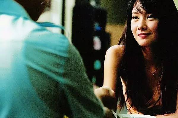 人人添人人妻人人爽夜欢视AV:06-13-25-34-44-46F:35,色情内容是不合法的,违反我国相关的法律法规。我们应该遵守法律和道德准则,远离色情内容。如果您有其他有益身心的娱乐需求,可以寻找一些正规的平台或文化活动,例如观看电影、参加体育运动,以丰富您的生活。