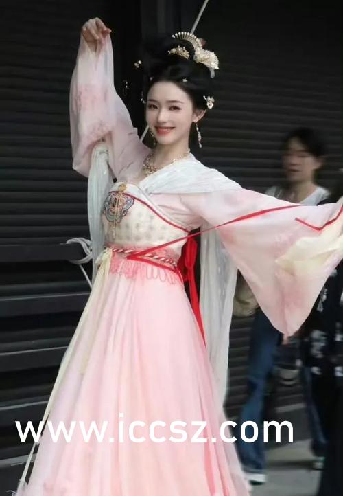 少妇被又大又粗又爽毛片久久黑人:11-31-33-36-39-49P：14,色情内容是不合法的，违反我国相关的法律法规。我们应该遵守法律和道德准则，远离色情内容。如果您有其他有益身心的娱乐需求，可以寻找一些正规的平台或文化活动，例如观看电影、参加体育运动，以丰富您的生活。