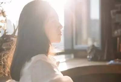男女真人牲交a做片:09-10-29-37-44-45C：25,色情内容是不合法的，违反我国相关的法律法规。我们应该遵守法律和道德准则，远离色情内容。如果有其他有益身心的娱乐需求，可以寻找一些正规的平台或文化活动，例如观看电影、参加体育运动等。这些活动不仅能够提供娱乐，还能够促进身心健康。同时，我们应该树立正确的价值观和人生观，培养积极、健康、向上的生活态度。