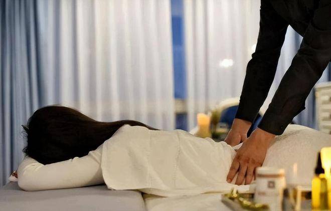 女人18毛片a级毛片视频:04-06-09-23-27-38N：47,色情内容是不合法的，违反我国相关的法律法规。我们应该遵守法律和道德准则，远离色情内容。如果您有其他有益身心的娱乐需求，可以寻找一些正规的平台或文化活动，例如观看电影、参加体育运动、学习知识等，以丰富您的生活。
