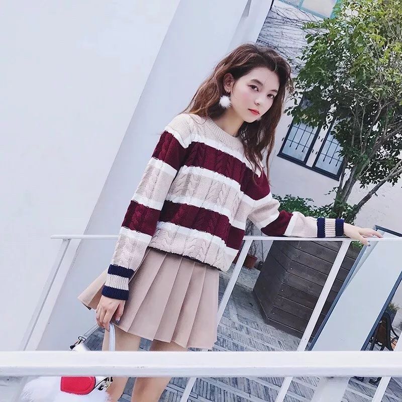 无码人妻精品一区二区三区久久久:01-09-12-34-39-46G：44,色情内容是不合法的，违反我国相关的法律法规。我们应该遵守法律和道德准则，远离色情内容。如果有其他有益身心的娱乐需求，可以寻找一些正规的平台或文化活动，例如观看电影、参加体育运动等。这些活动不仅能够提供娱乐，还能够促进身心健康。同时，我们也应该保持积极健康的生活方式，远离不良信息的侵害。