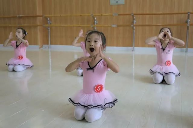 国产女人久久精品视:01-06-08-20-30-35U：42,国产女人久久精品视界，探索优秀女性力量的深度之旅（2020年3月更新）