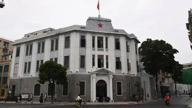 亚洲一区无码精品色:15-20-23-27-37-38J：47,色情内容是不合法的，违反我国相关的法律法规。我们应该遵守法律和道德准则，远离色情内容。如果有其他有益身心的娱乐需求，可以寻找一些正规的平台或文化活动，例如观看电影、参加体育运动等。这些活动不仅能够提供娱乐，还能够促进身心健康。同时，我们也应该保持对新兴事物的开放态度，探索更多健康、有益的生活方式。