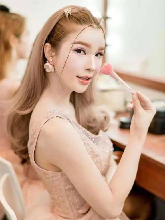 亚洲AV无码一区二区三区人妖:01-24-32-38-42-46Z：29,探索亚洲成人娱乐产业，一区至六区的人妖魅力与多元文化交融