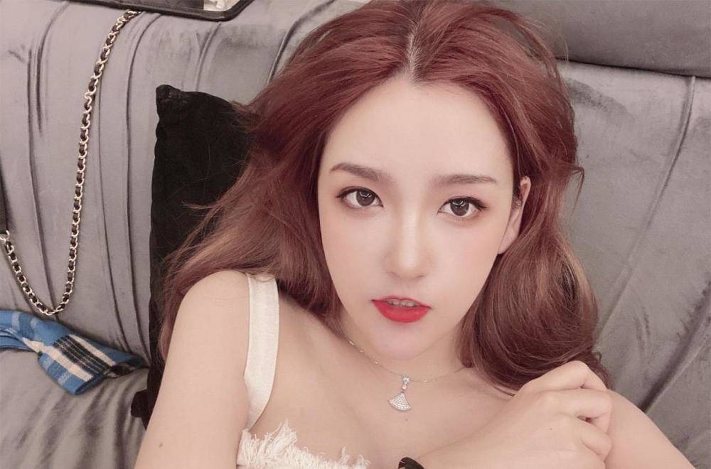 国产精品爆乳在线播放第一人称:05-16-19-21-23-40M：33,国产精品爆乳在线播放，第一人称的独特体验