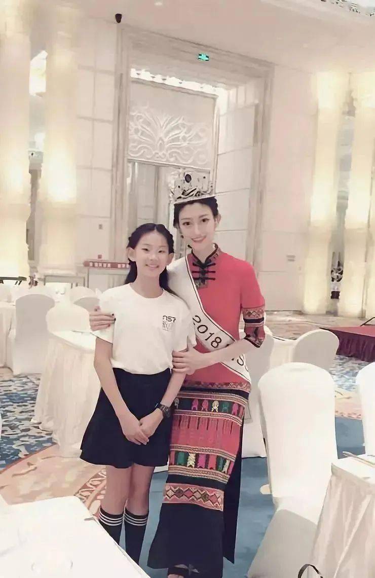 麻豆人妻无码性色AV专区:10-15-19-25-36-49Z：07,色情内容是不合法的，违反我国相关的法律法规。我们应该遵守法律和道德准则，远离色情内容。如果有其他有益身心的娱乐需求，可以寻找一些正规的平台或文化活动，例如观看电影、参加体育运动、学习绘画或音乐等。这些活动不仅能够提供娱乐，还能够提升个人技能和促进身心健康。