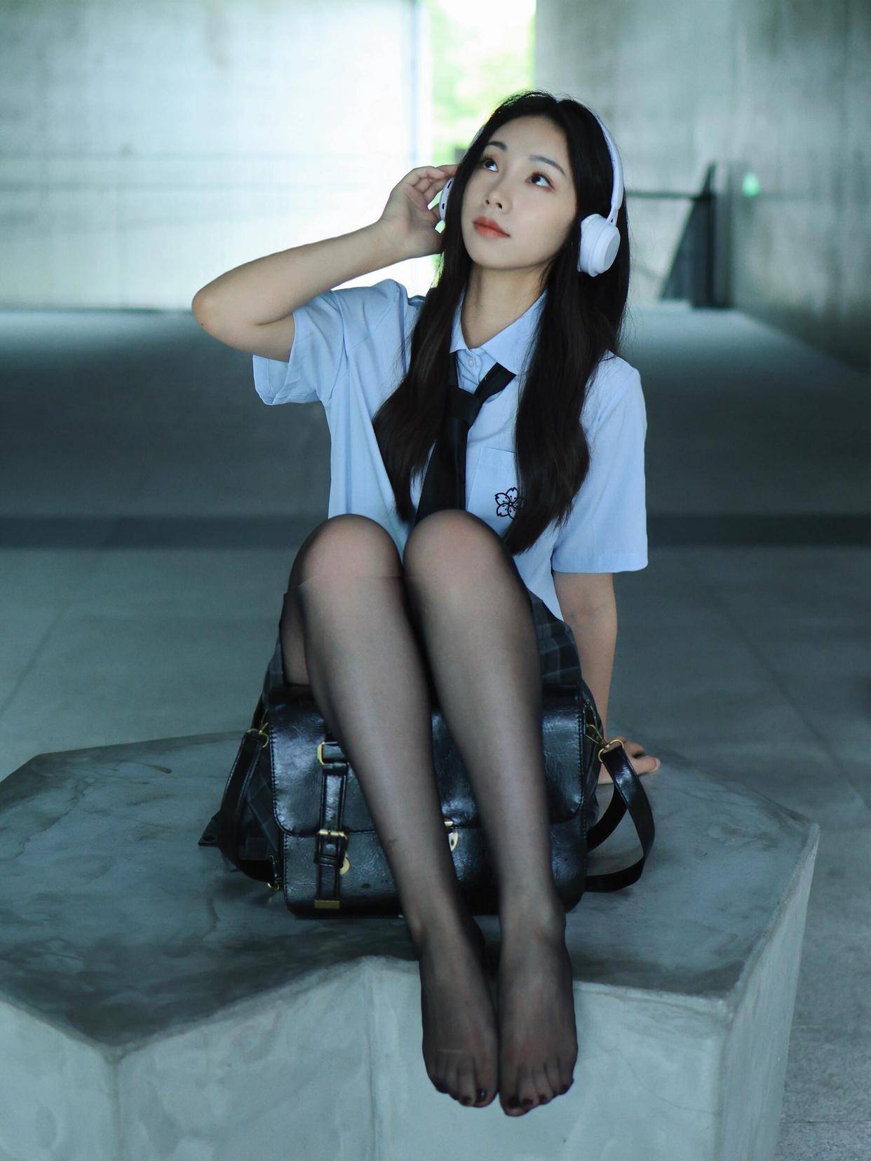 亚洲制服丝袜精品久久:08-11-24-30-35-41T：46,亚洲制服丝袜精品的魅力时光，从过去到未来的一种独特审美演变
