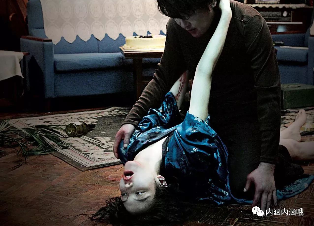 无码人妻少妇久久中文字幕:07-18-19-26-33-45X：29,色情内容是不合法的，违反我国相关的法律法规。我们应该遵守法律和道德准则，远离色情内容。如果您有其他有益身心的娱乐需求，可以寻找一些正规的平台或文化活动，例如观看电影、参加体育运动，以丰富您的生活。