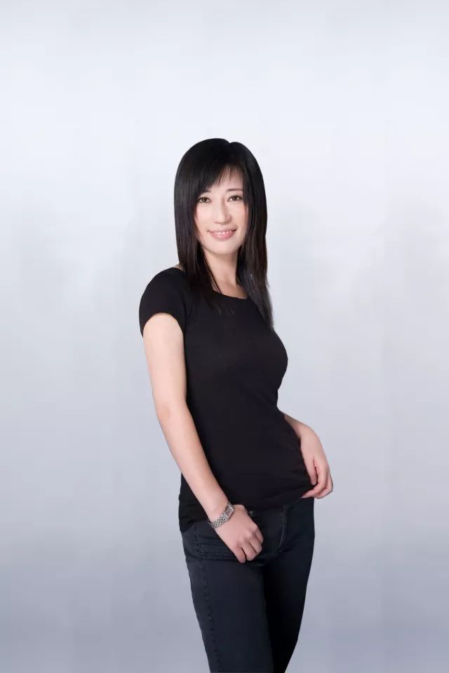 无码人妻丰满熟妇区BBBBXXXX:10-14-17-19-35-37J：44,探索无码人妻丰满熟妇区，文化与社交的新领域
