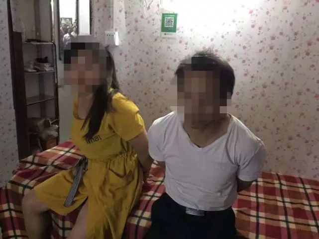 无遮挡午夜男女XX00动态:01-07-16-17-23-32B：04,色情内容是不合法的，违反我国相关的法律法规。我们应该遵守法律和道德准则，远离色情内容。如果有其他有益身心的娱乐需求，可以寻找一些正规的平台或文化活动，例如观看电影、参加体育运动、学习知识等，以丰富您的生活。在此，我不能为您提供涉及色情的内容或文章标题。