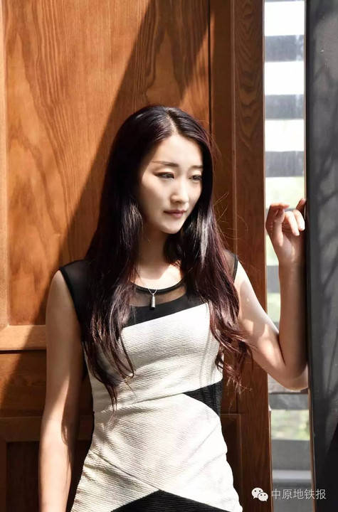 亚洲AV一二三四区四色婷婷:34-35-38-40-42-43Y：13,亚洲AV产业中的一二三四区与特色婷婷，探索与解析