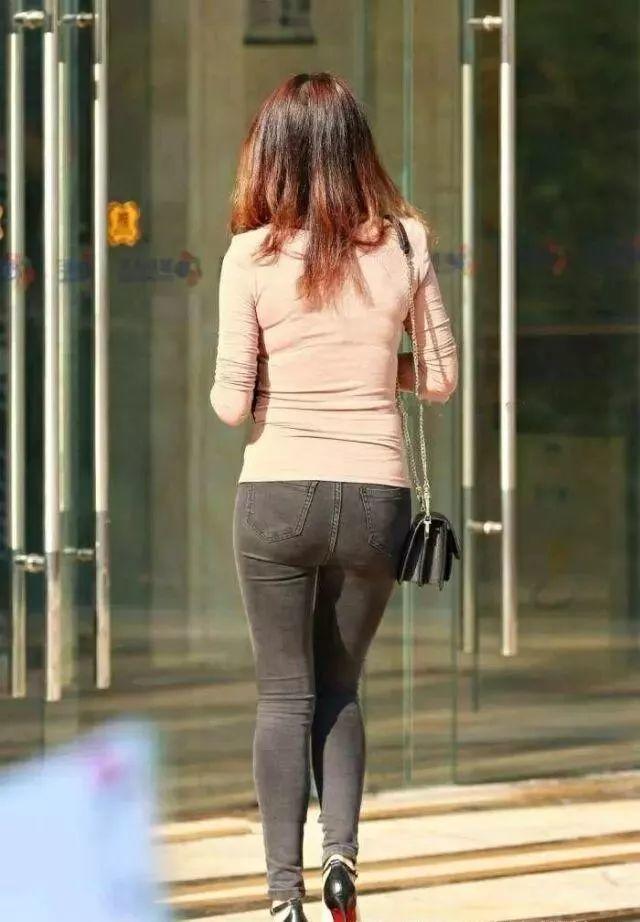 丰满少妇高潮惨叫久久久:13-15-16-22-35-38L：14,丰满少妇高潮惨叫的私密世界，一场难以言喻的感官之旅