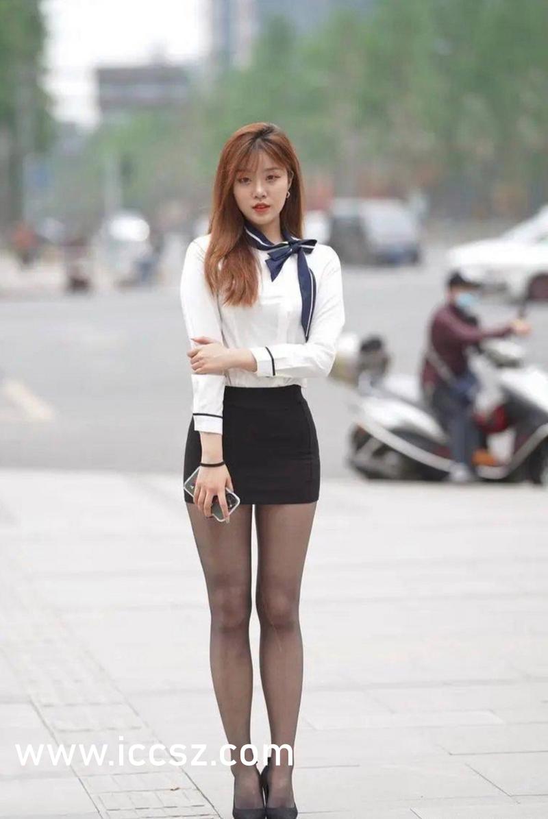 亚洲制服丝袜自拍中文字幕:08-11-29-38-42-46V：26,探索亚洲制服丝袜文化，自拍中的字幕魅力与数字背后的故事
