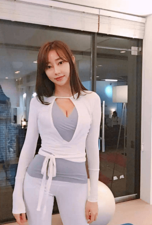 熟妇女人妻丰满少妇中文字幕:09-32-36-40-42-47L：30,熟妇女人妻丰满少妇的魅力世界——中文探索之旅