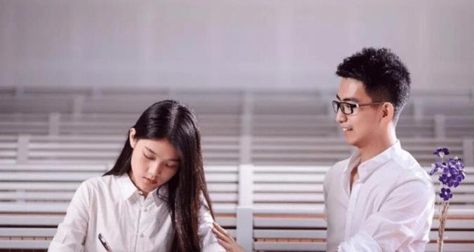调教奶头边躁狠狠躁学生小说男男:20-21-22-23-39-47W：15,边缘的躁动，一场关于成长与探索的校园小说